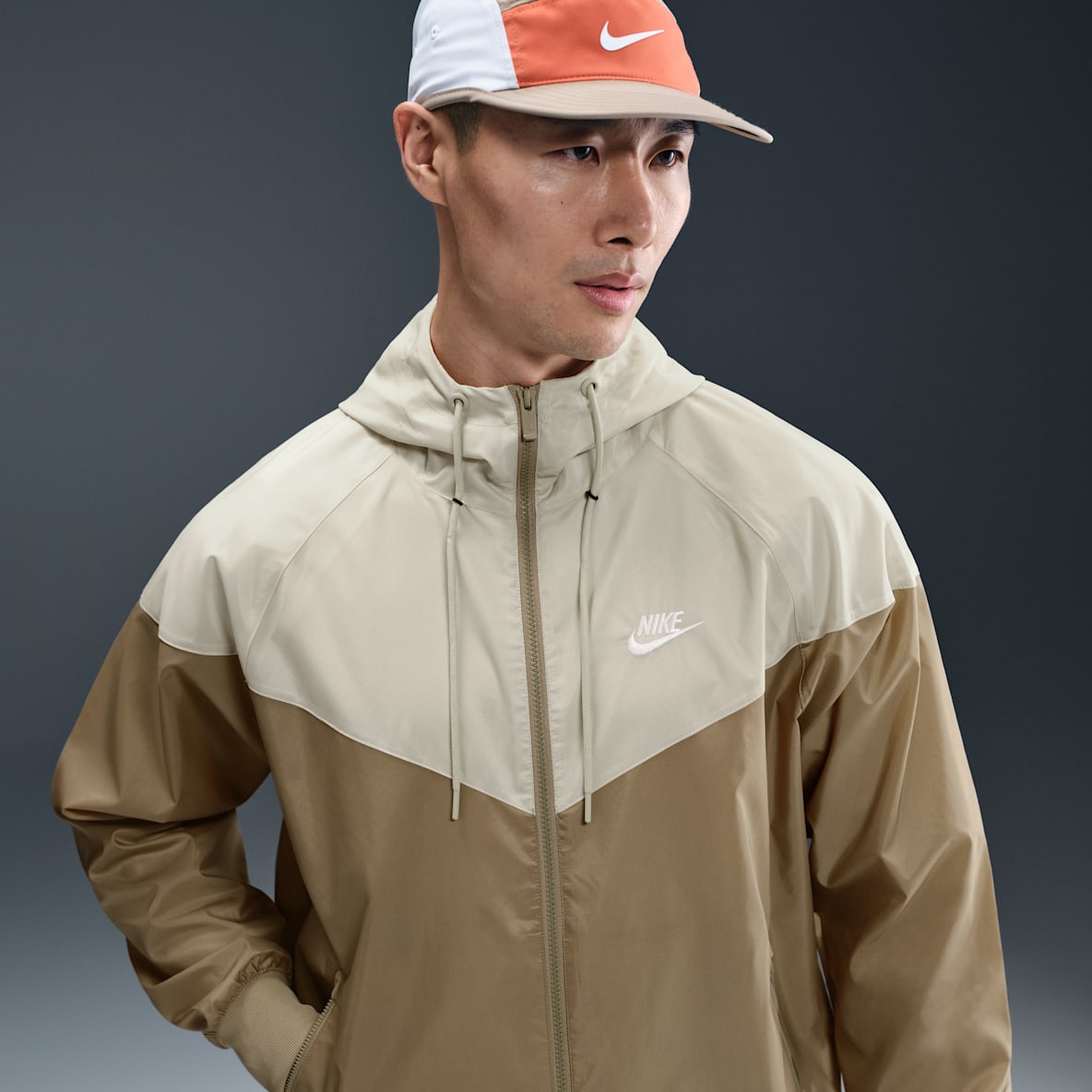ナイキ　NIKE ウインドランナー　ウインドブレーカー　シャカシャカ　新品　L NIKE（ナイキ） ウィンドブレーカー メンズ ウィンドランナー ウーブン